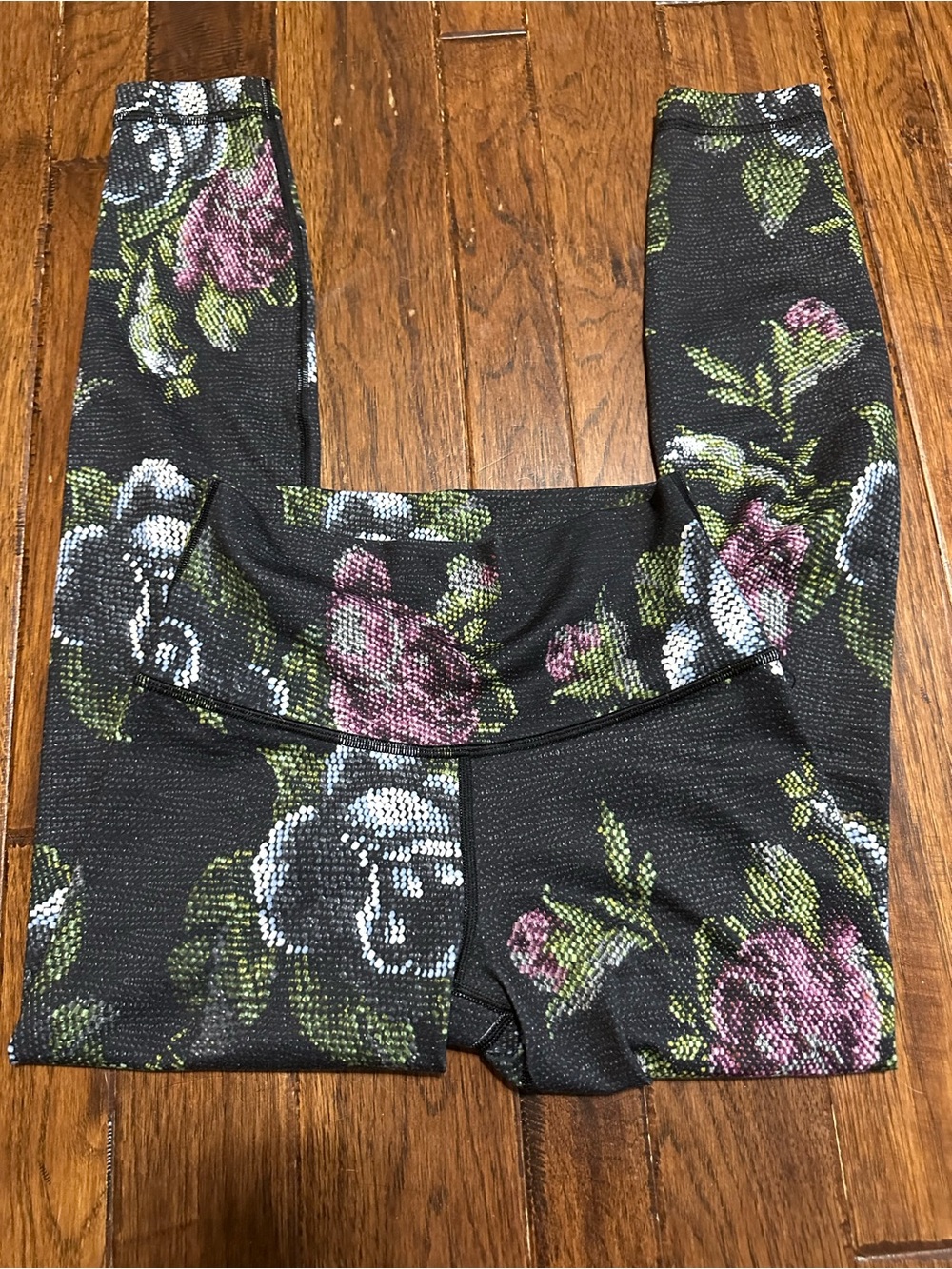 🌺 Lululemon Size 4 Black Floral High-Waist Leggings